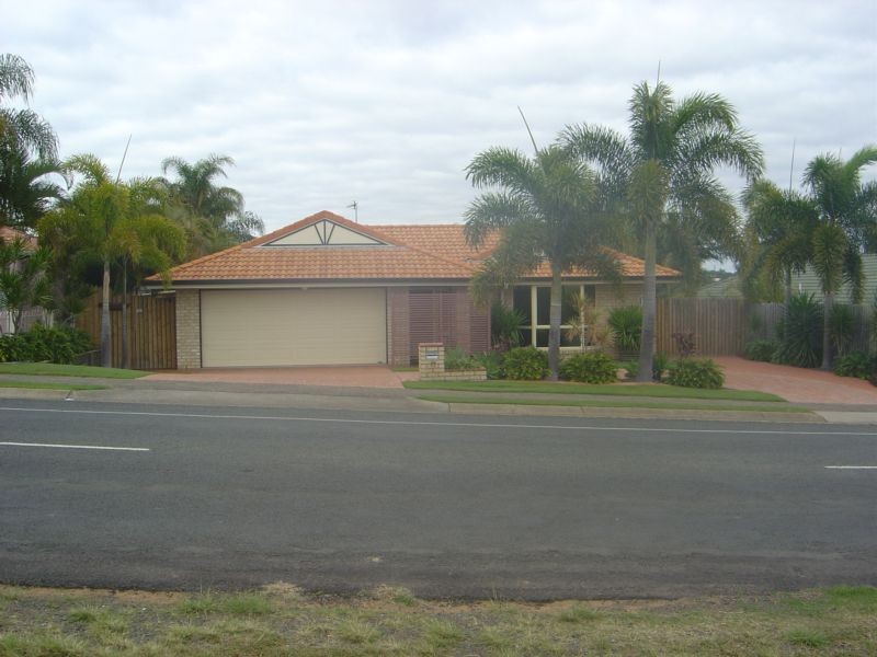 17 McLiver, Kawungan QLD 4655