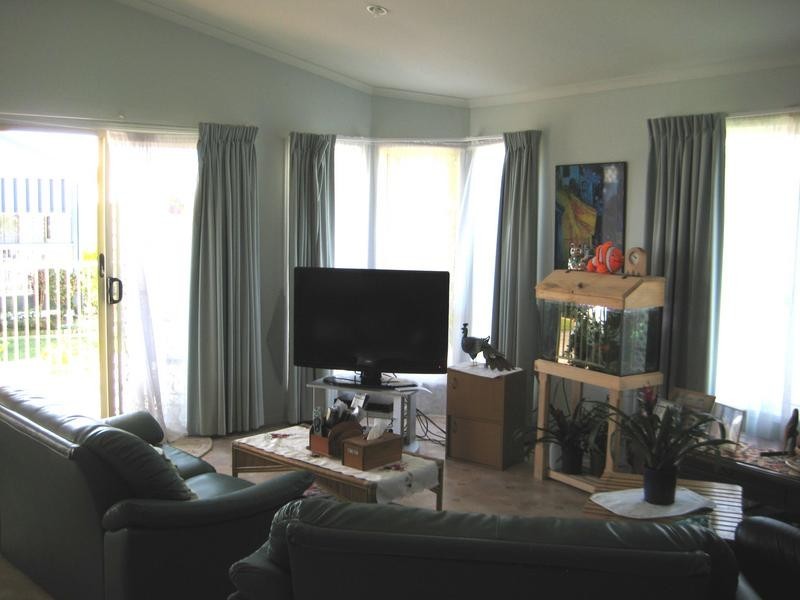 227 Wave Street, Golden Shores, Urraween QLD 4655