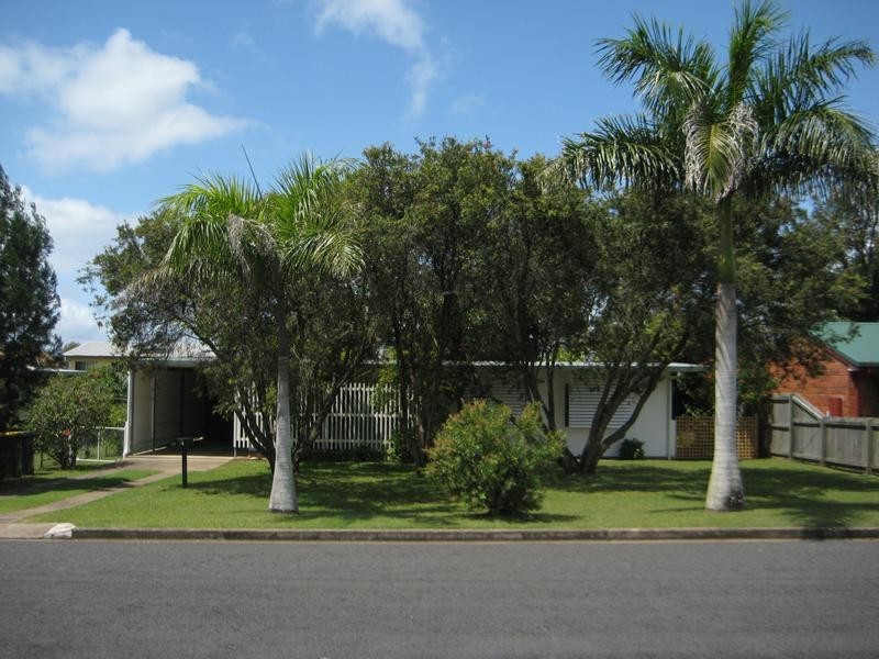 12 Caringa Street, Urangan QLD 4655