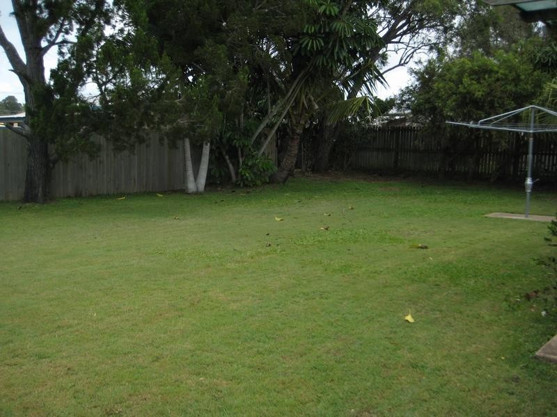 12 Caringa Street, Urangan QLD 4655