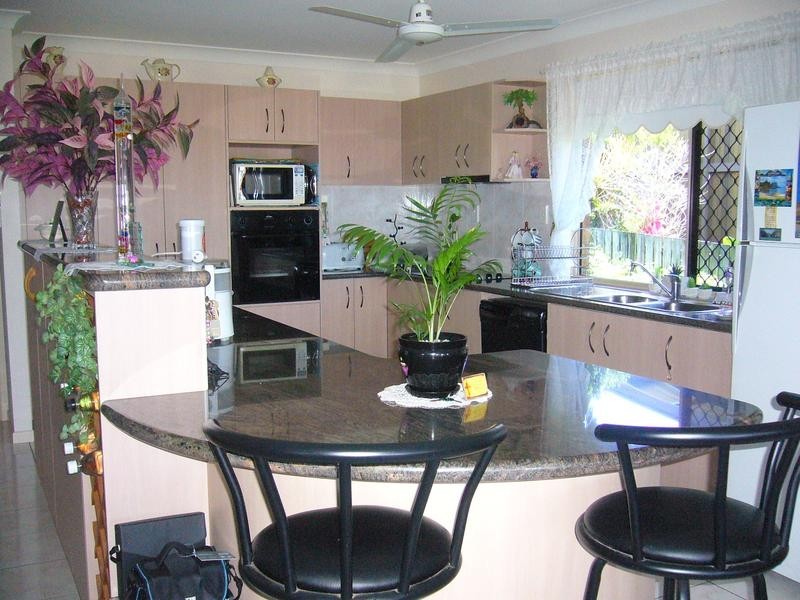 8 Nicholson Court, Urraween QLD 4655