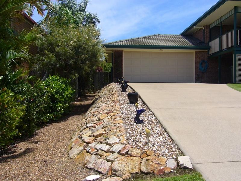 8 Nicholson Court, Urraween QLD 4655