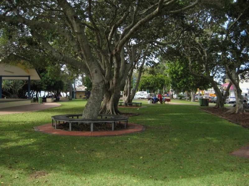 10 Queens Road, Scarness QLD 4655