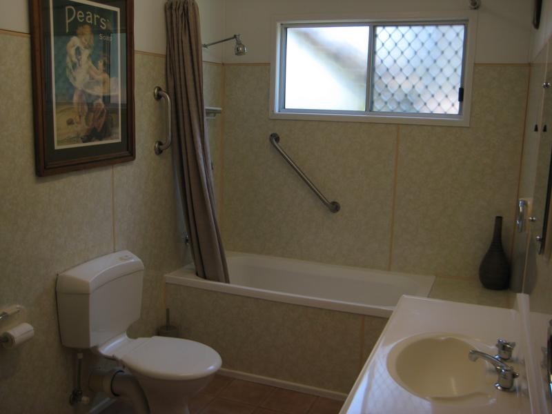 35 Dover Street, Pialba QLD 4655