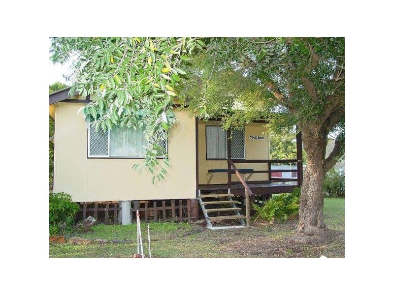38 Shell Street, Urangan QLD 4655