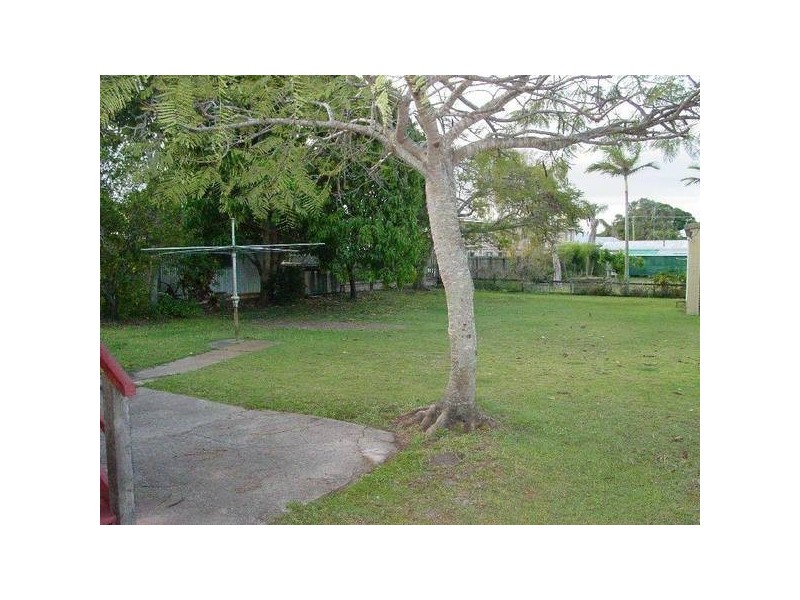38 Shell Street, Urangan QLD 4655