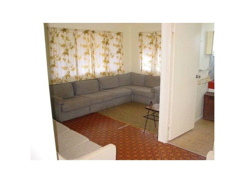 38 Shell Street, Urangan QLD 4655
