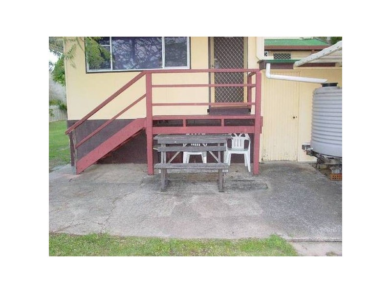 38 Shell Street, Urangan QLD 4655