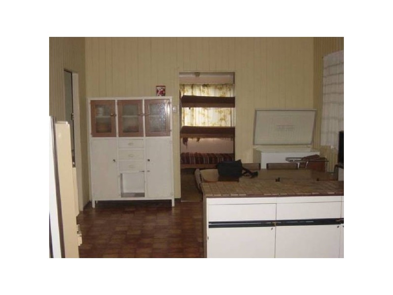 38 Shell Street, Urangan QLD 4655