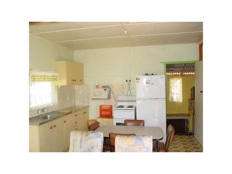 3 Eric Street, Torquay QLD 4655