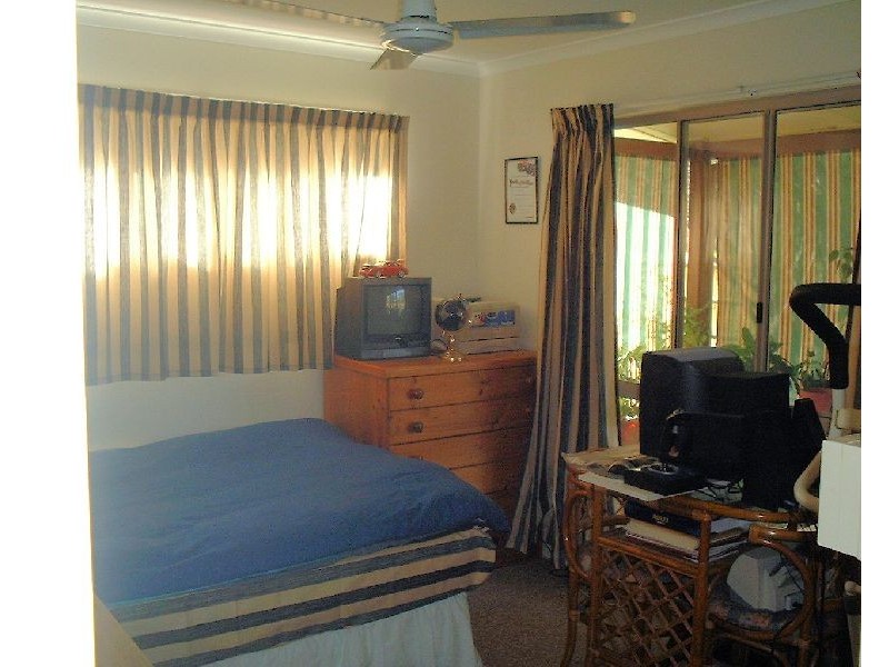 5 San Bromista Court, Urangan QLD 4655