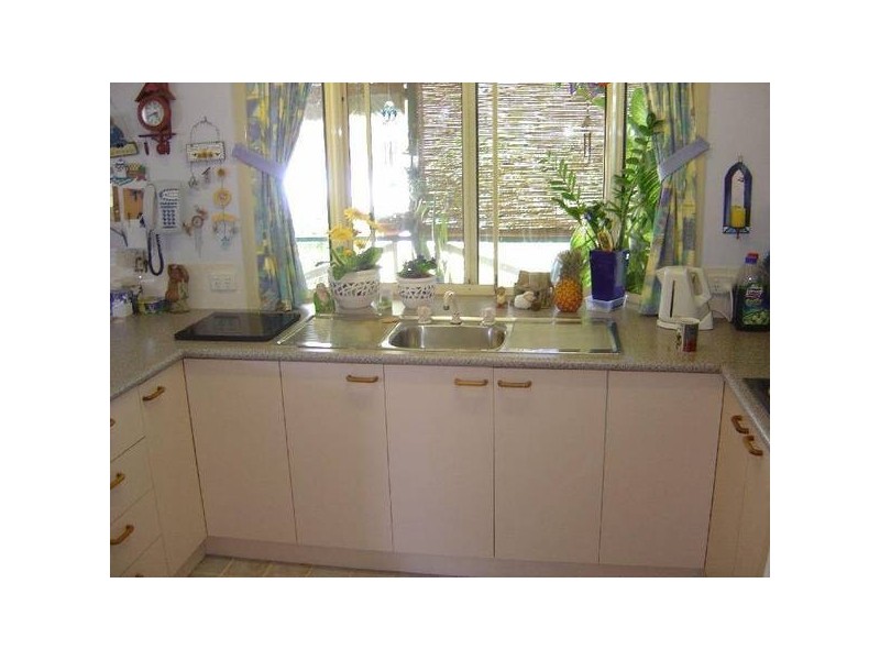 80-85 Margaret Street, Urangan QLD 4655