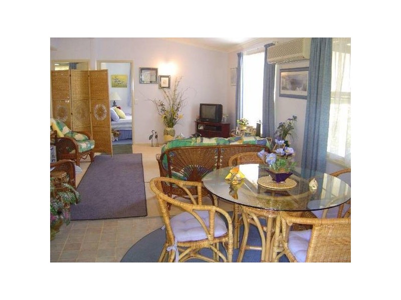 80-85 Margaret Street, Urangan QLD 4655