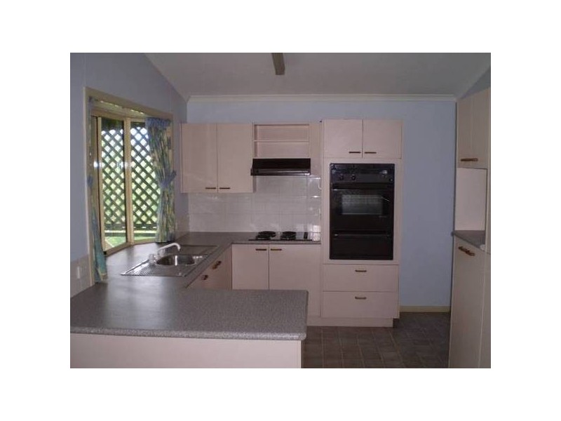 80-85 Margaret Street, Urangan QLD 4655
