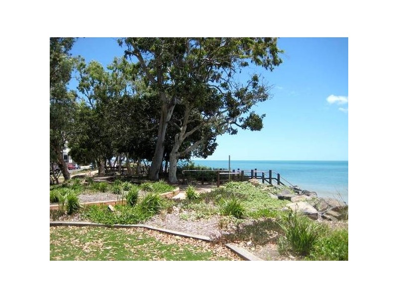 572 Esplanade, Urangan QLD 4655