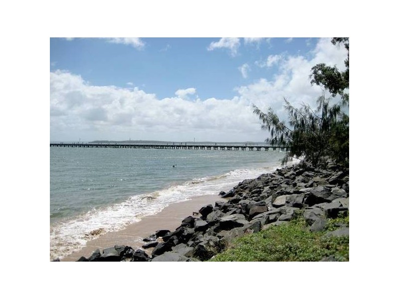 572 Esplanade, Urangan QLD 4655