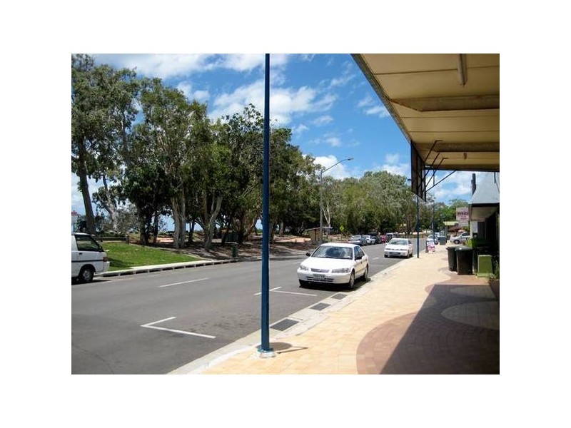 572 Esplanade, Urangan QLD 4655