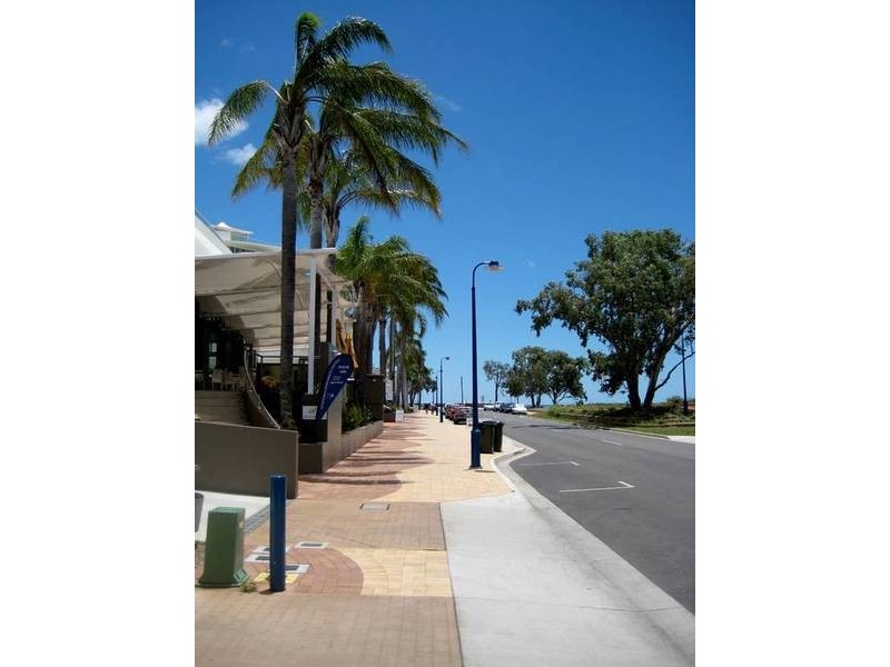 572 Esplanade, Urangan QLD 4655