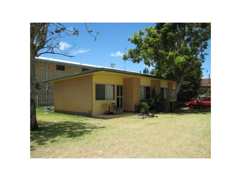 572 Esplanade, Urangan QLD 4655