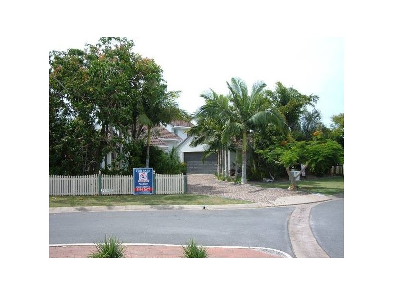 20 Skinner Crescent, Urangan QLD 4655