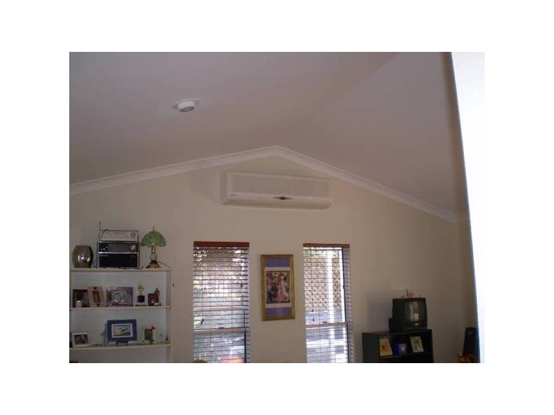 20 Skinner Crescent, Urangan QLD 4655