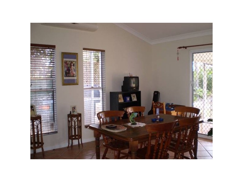 20 Skinner Crescent, Urangan QLD 4655