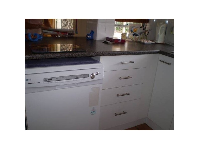 20 Skinner Crescent, Urangan QLD 4655