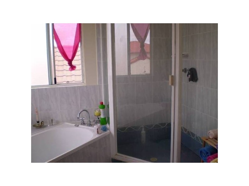 20 Skinner Crescent, Urangan QLD 4655