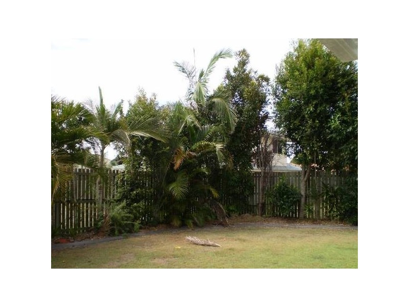 20 Skinner Crescent, Urangan QLD 4655