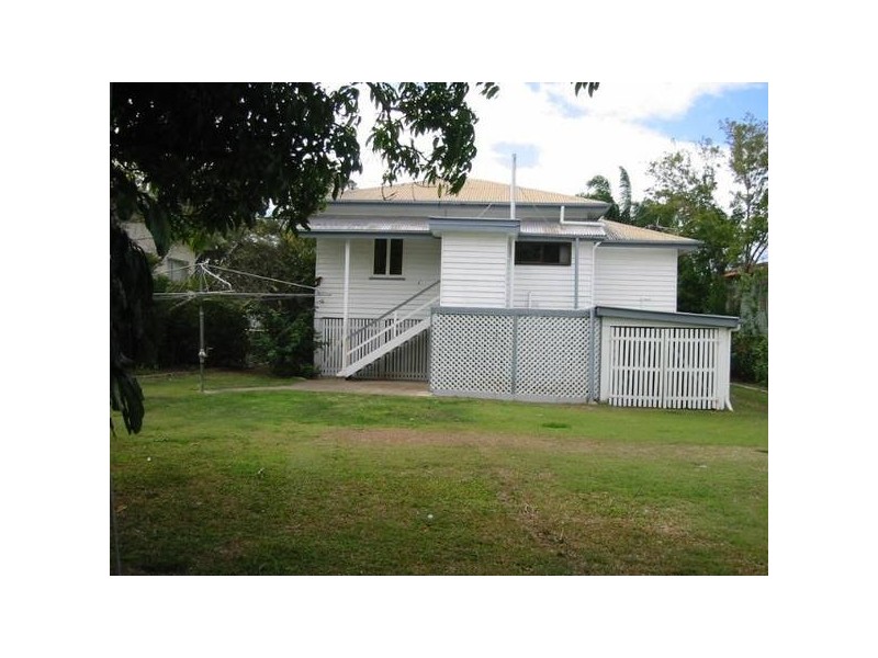 221 Esplanade, Pialba QLD 4655