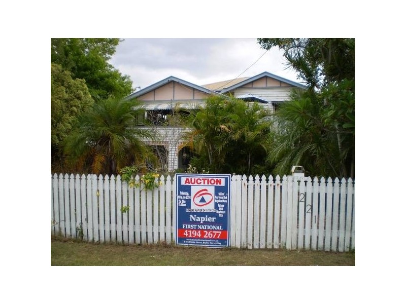 221 Esplanade, Pialba QLD 4655