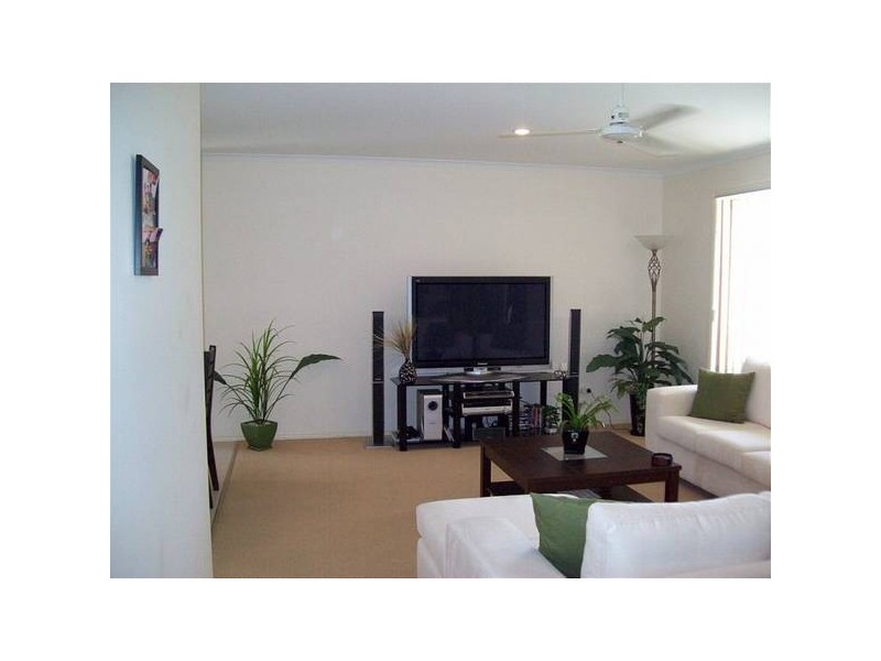 2 Gunsynd Way, Point Vernon QLD 4655