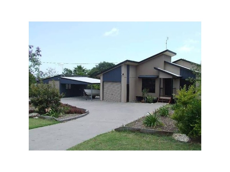 139-141 Christensen Street, Urraween QLD 4655