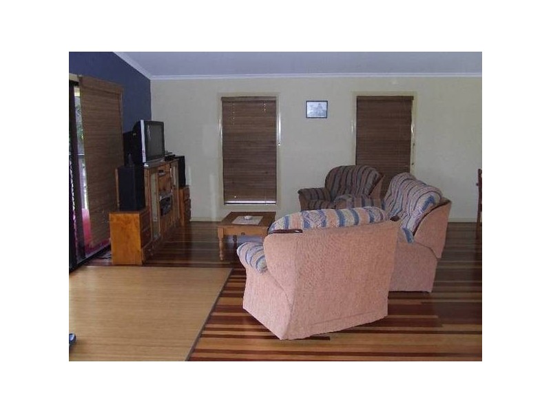 139-141 Christensen Street, Urraween QLD 4655