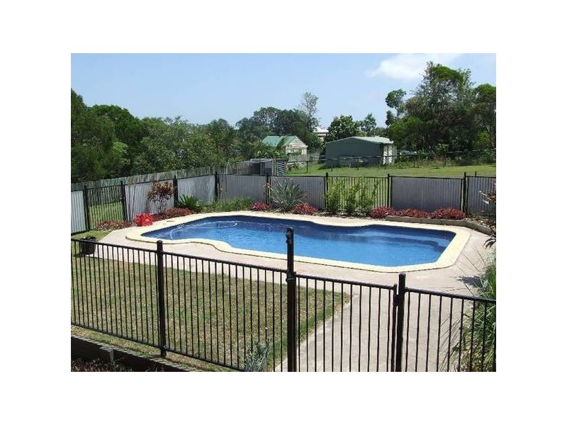 139-141 Christensen Street, Urraween QLD 4655