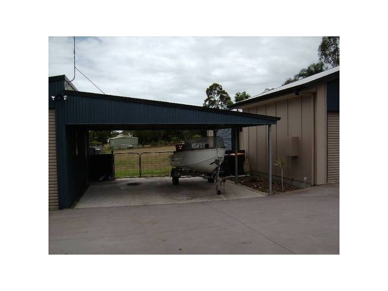 139-141 Christensen Street, Urraween QLD 4655