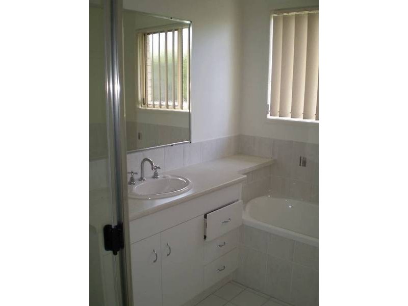 13 Barry Street, Torquay QLD 4655