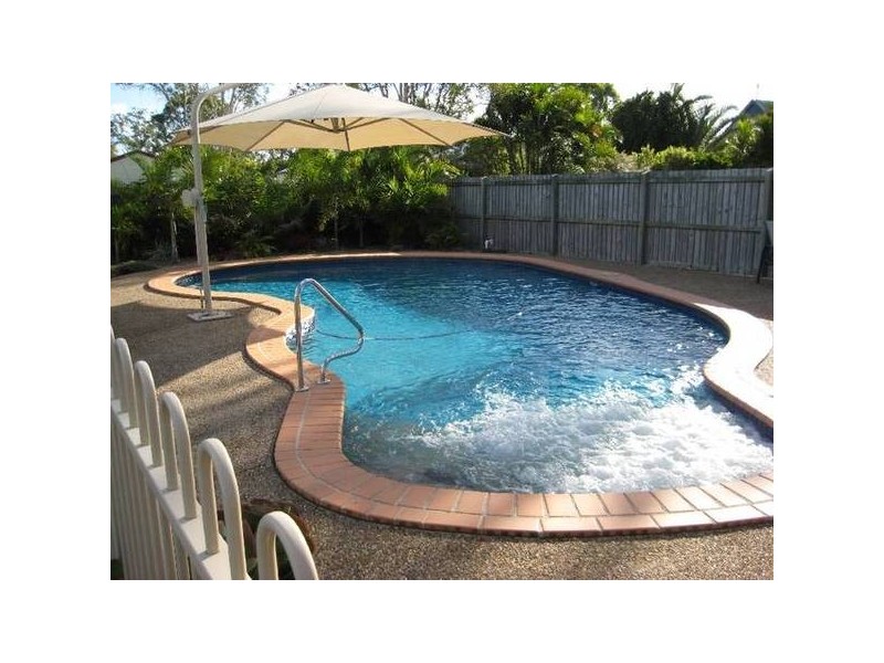 4 Merrilyn Court, Urangan QLD 4655