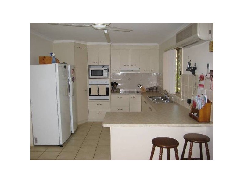 4 Merrilyn Court, Urangan QLD 4655