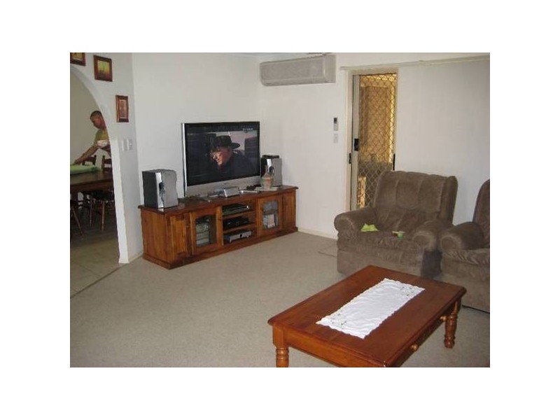 4 Merrilyn Court, Urangan QLD 4655