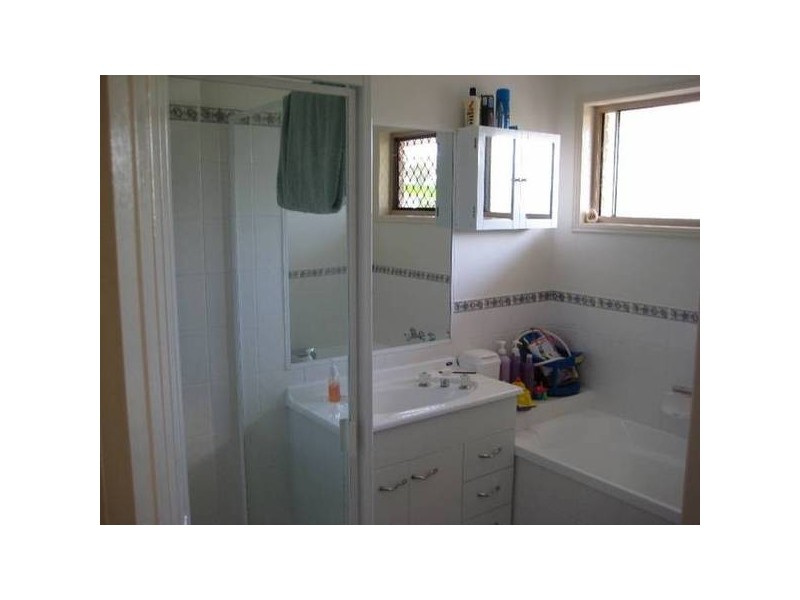 4 Merrilyn Court, Urangan QLD 4655