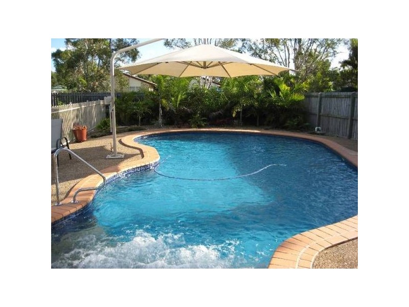 4 Merrilyn Court, Urangan QLD 4655
