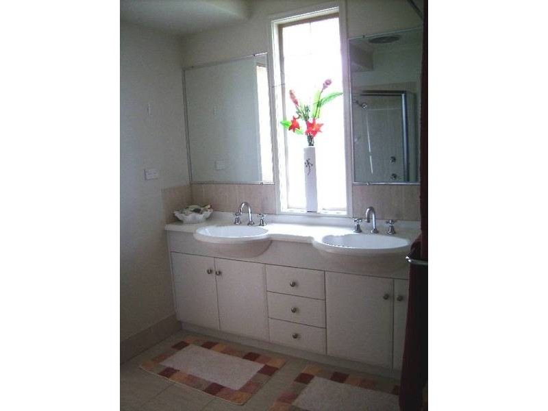 4 Carlisle Court, Kawungan QLD 4655