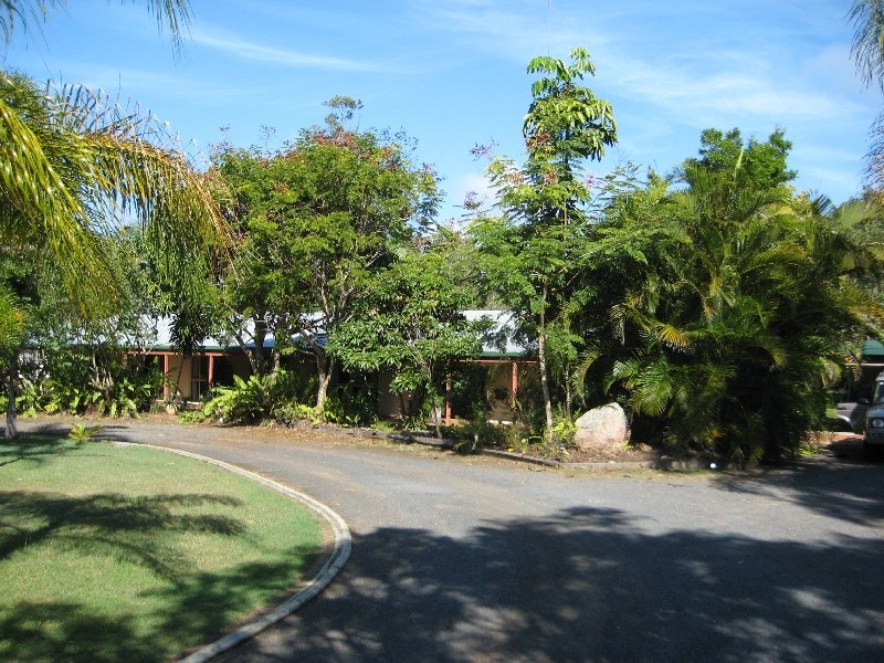 76 Boundary Road, Urangan QLD 4655
