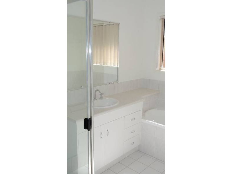 13 Barry Street, Torquay QLD 4655