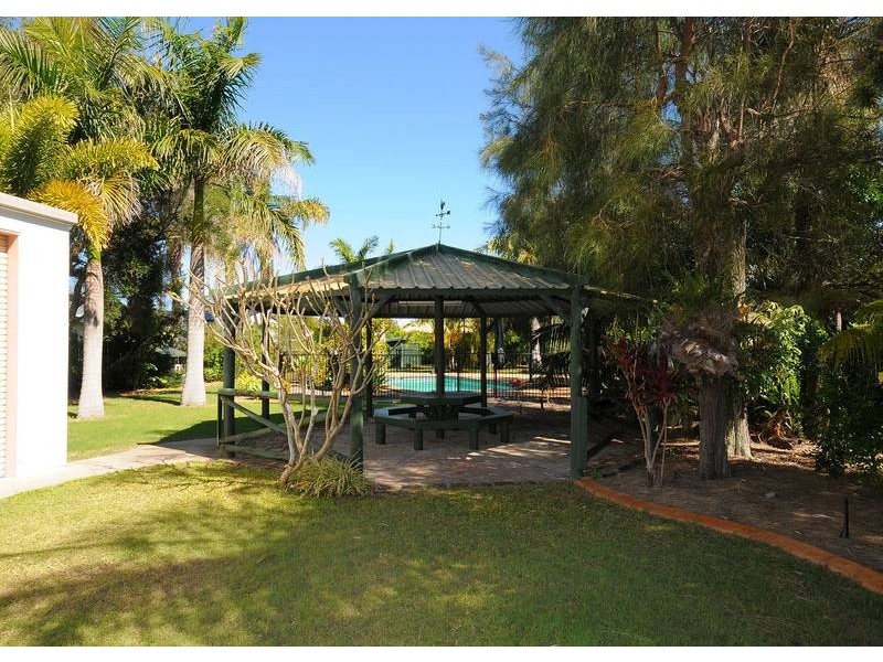 58 Esplanade, Point Vernon QLD 4655