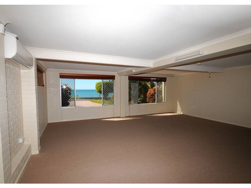 58 Esplanade, Point Vernon QLD 4655
