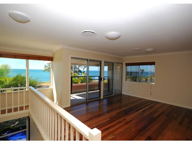 58 Esplanade, Point Vernon QLD 4655