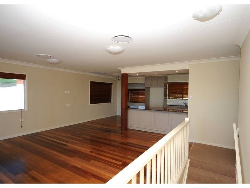 58 Esplanade, Point Vernon QLD 4655