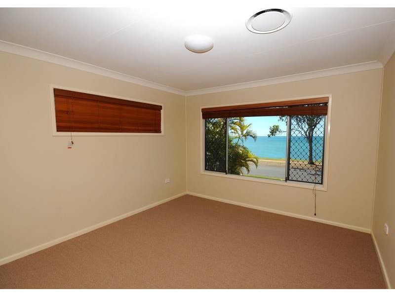 58 Esplanade, Point Vernon QLD 4655